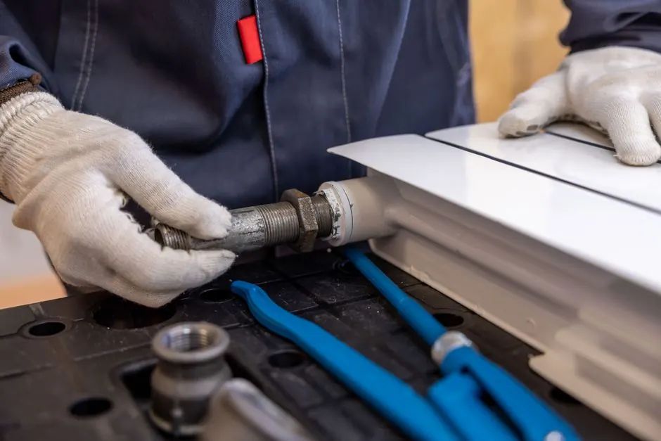How to detect a slab leak in your home